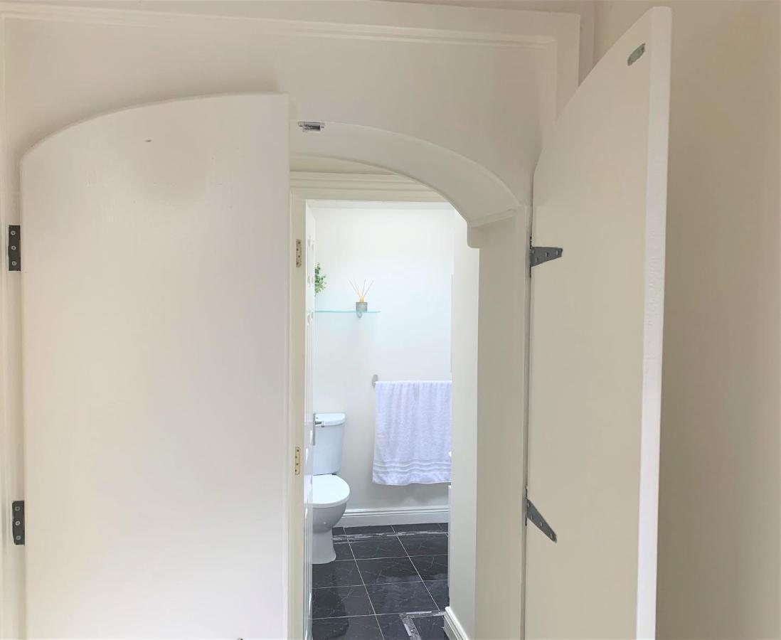 Naas 2 Bedroom Back Garden Escape エクステリア 写真